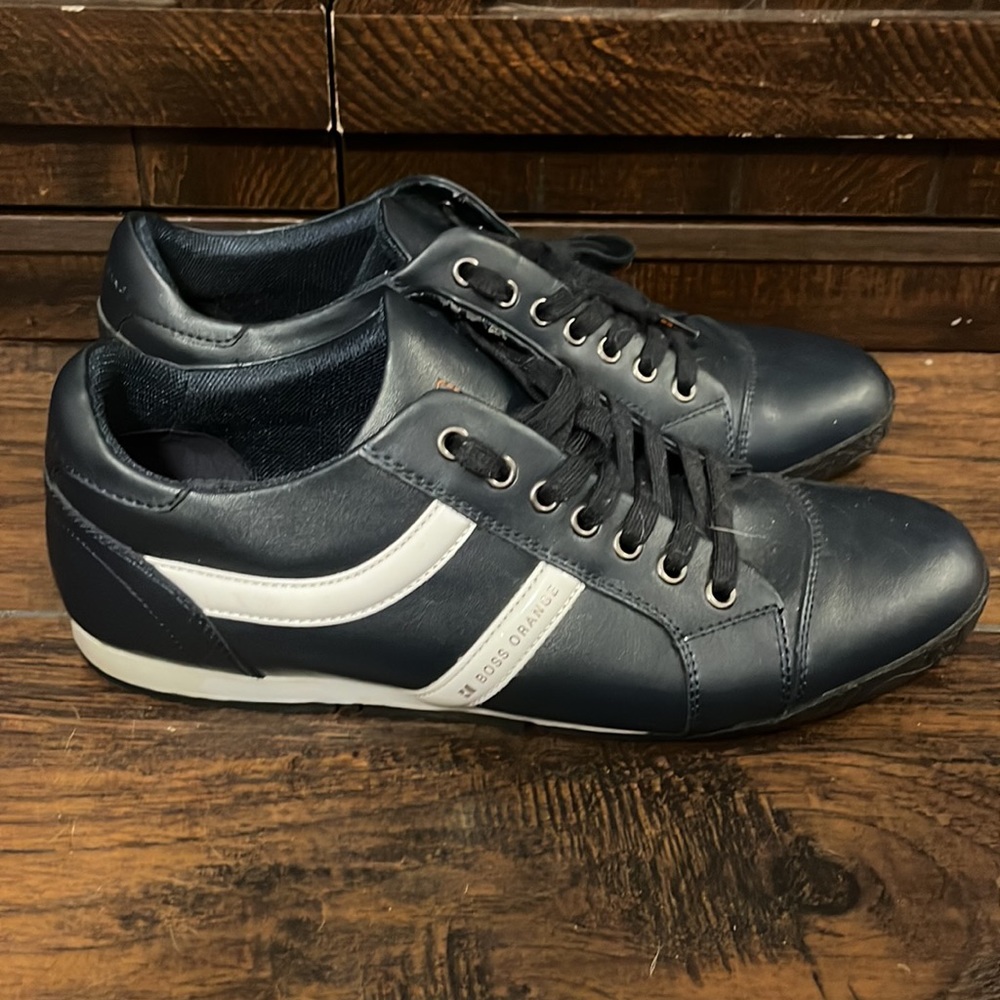 Hugo boss orange mens sneaker, mens size 11 (44), excellent condition.